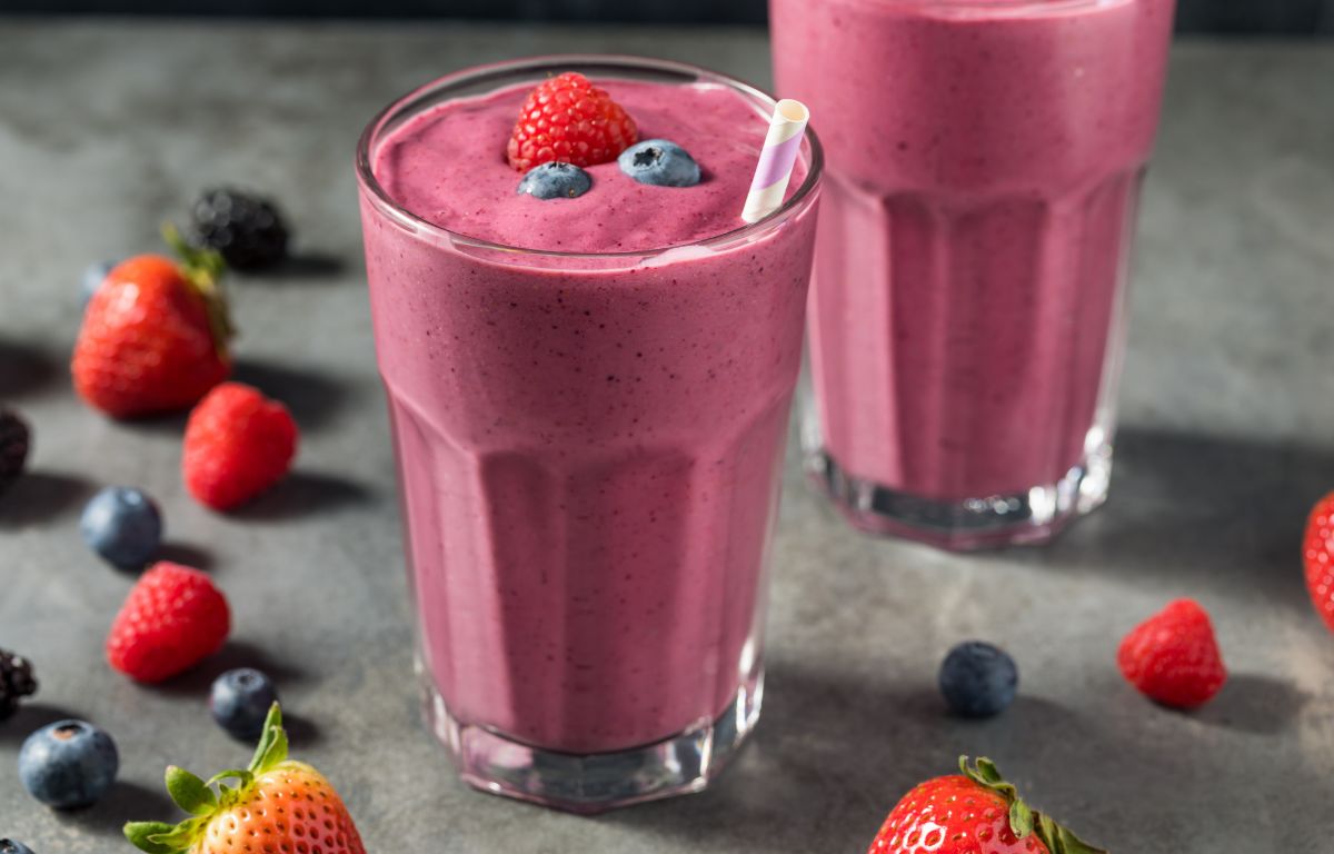 High Protein Mixed Berries Smoothie - Creamy Smoothies